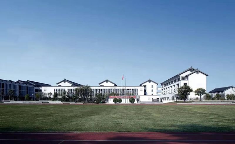 學校該有的樣子,打卡輕鋼網(wǎng)紅基地,“新中式”學校建筑(圖1) 睿婕輕鋼別墅