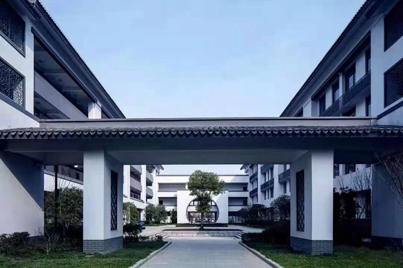 學校該有的樣子,打卡輕鋼網(wǎng)紅基地,“新中式”學校建筑(圖8) 睿婕輕鋼別墅