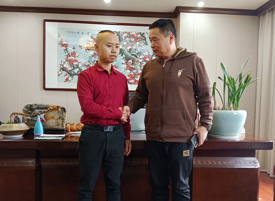 歡迎美國華僑進出口商會副會長到睿婕工廠考察,未來將共同出口輕鋼房屋材料到美國